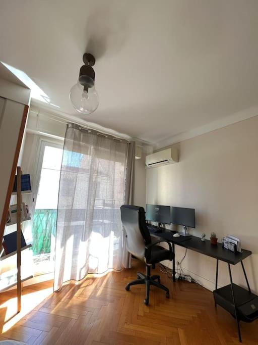 Appartement Charming Flat In Heart Of