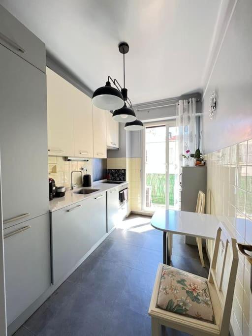 Appartement Charming Flat In Heart Of